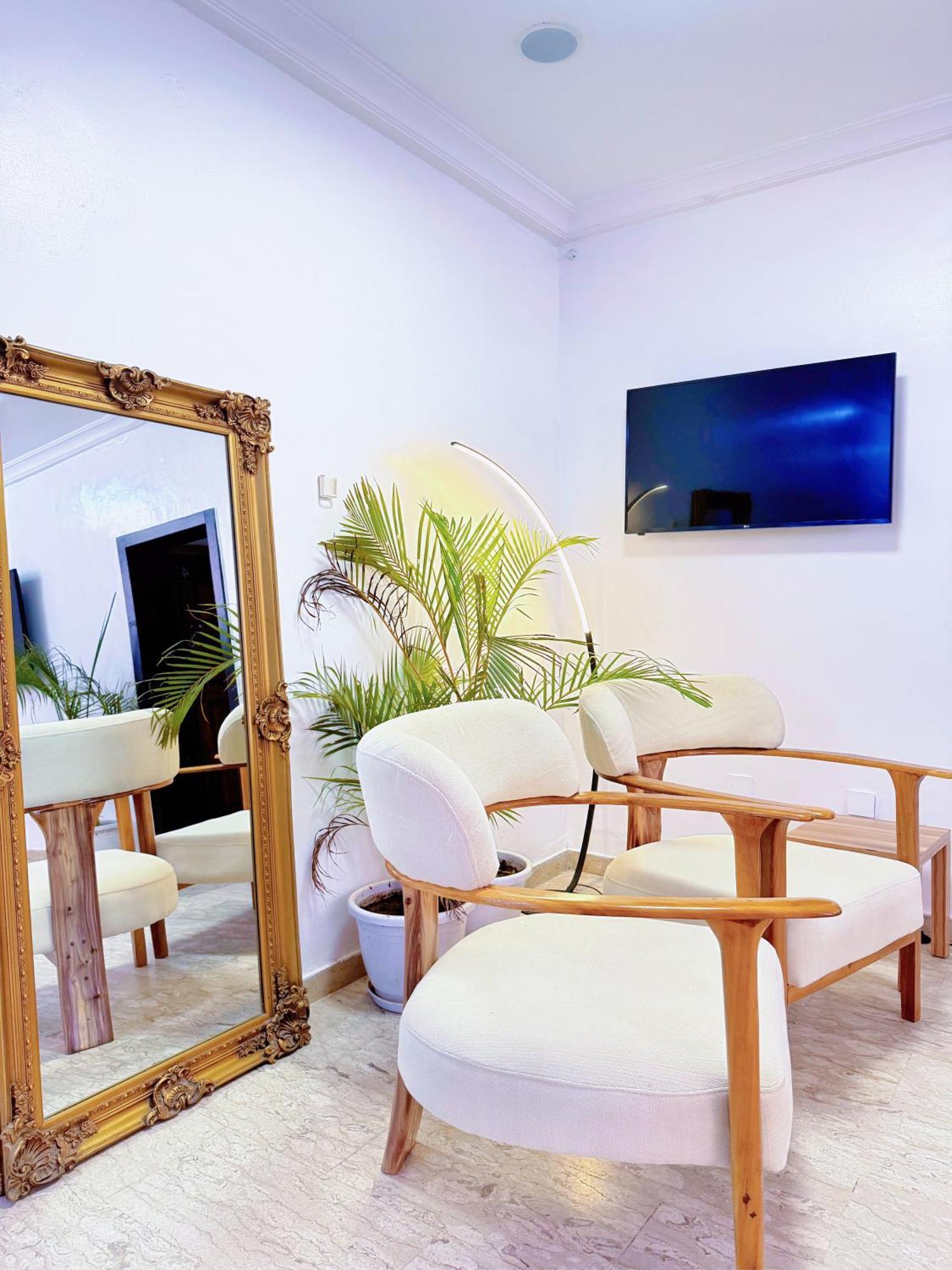 His Dulce Apartments ลากอส ภายนอก รูปภาพ
