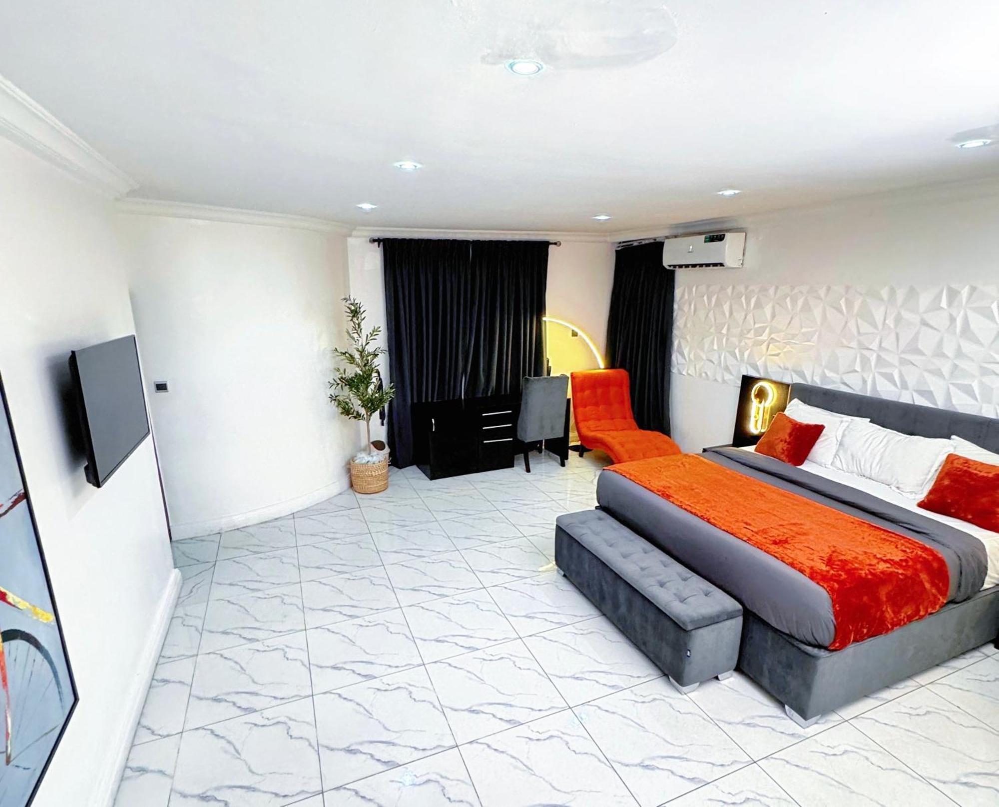 His Dulce Apartments ลากอส ภายนอก รูปภาพ