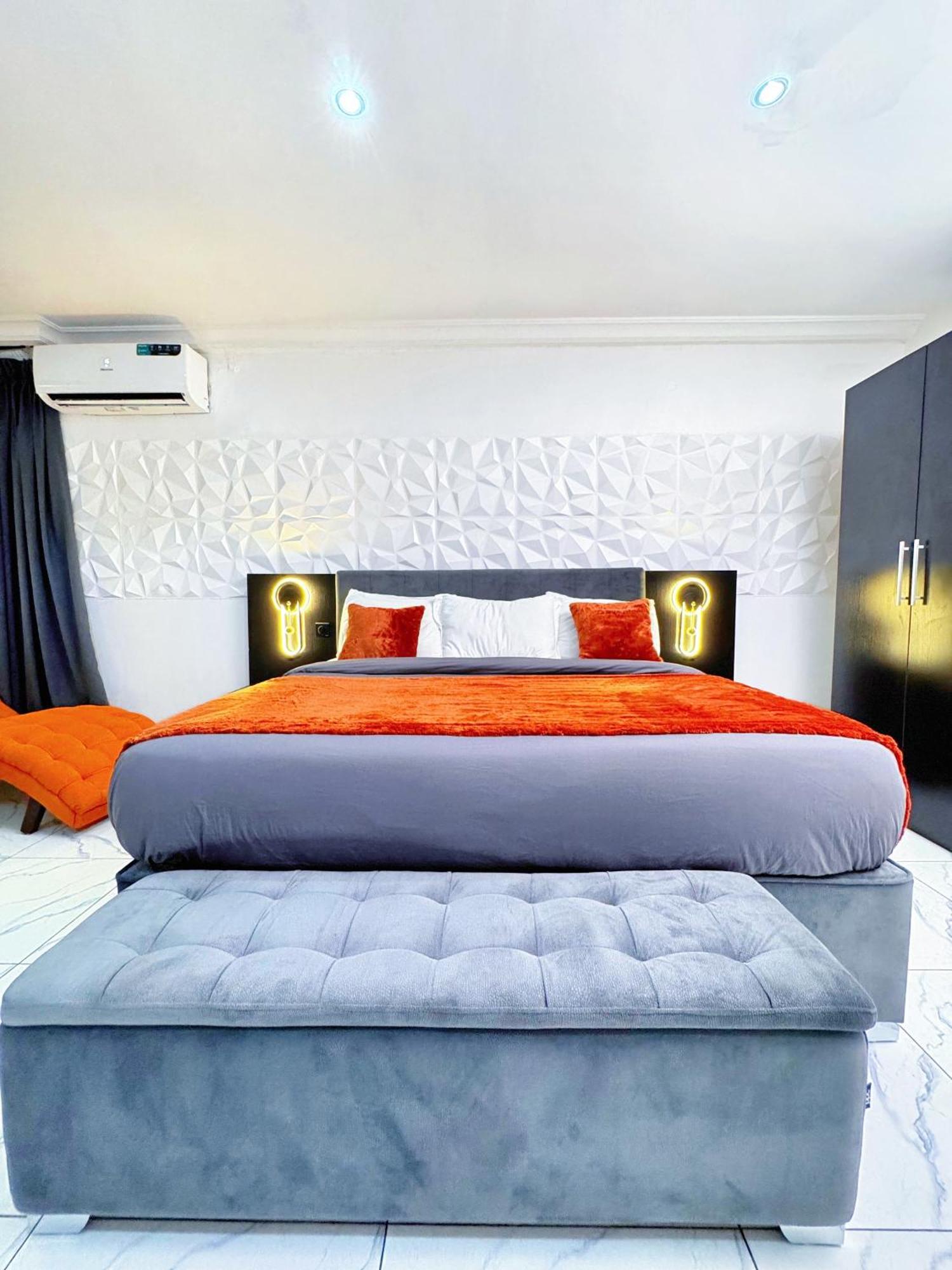His Dulce Apartments ลากอส ภายนอก รูปภาพ