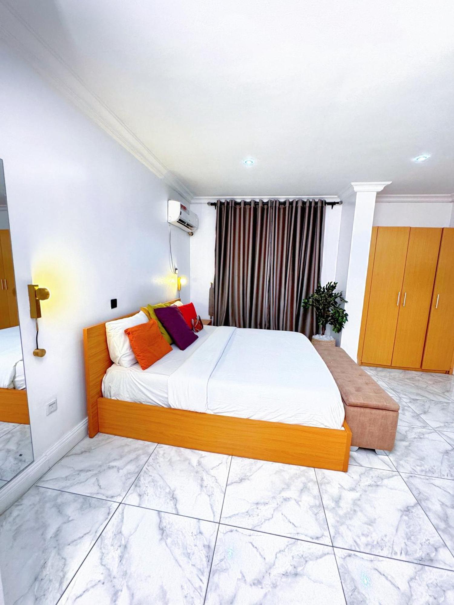 His Dulce Apartments ลากอส ภายนอก รูปภาพ